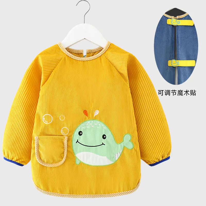 Su Geçirmez Uzun Kollu Erkek Bebek Mama Önlüğü – Şık Tasarım