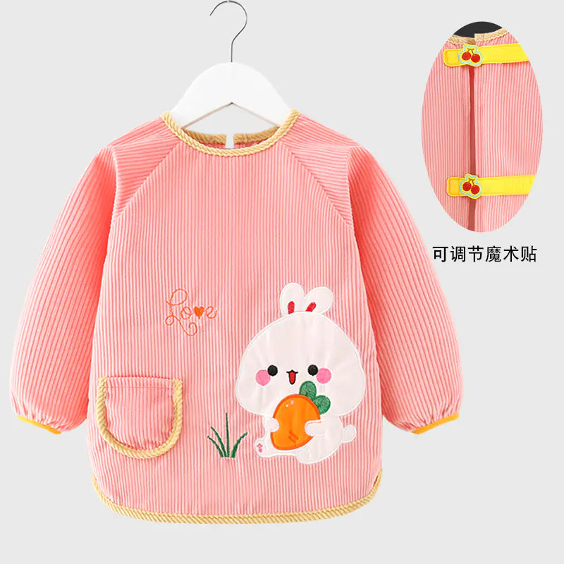 Su Geçirmez Uzun Kollu Erkek Bebek Mama Önlüğü – Şık Tasarım